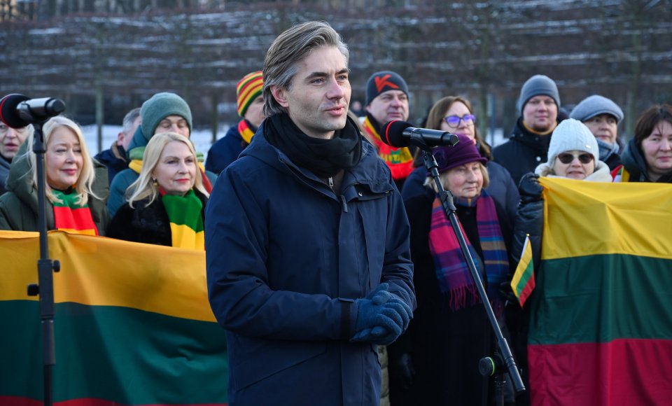 Ahead of February 16th celebrations, the National Anthem was sung in Lukiškės Square