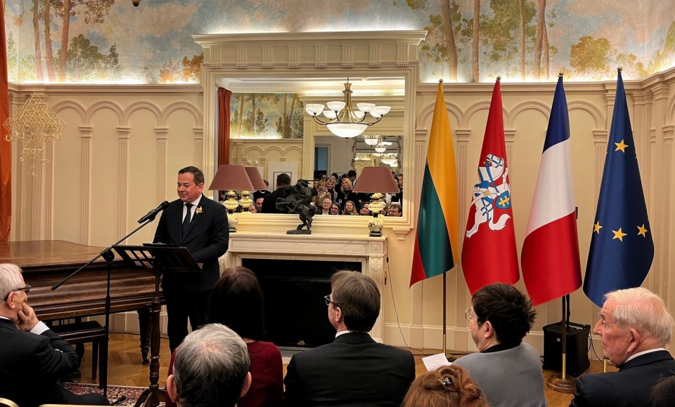 Vasario 16-osios minėjimas Paryžiuje: atidaryta egzilyje dirbusio Lietuvos diplomato A. Liutkaus fotografijų paroda