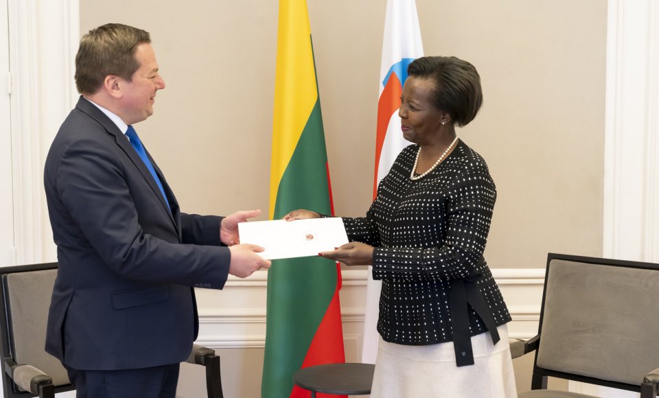 L‘Ambassadeur Arnoldas Pranckevičius a remis ses lettres de créances à la Secrétaire générale de l’Organisation internationale de la Francophonie