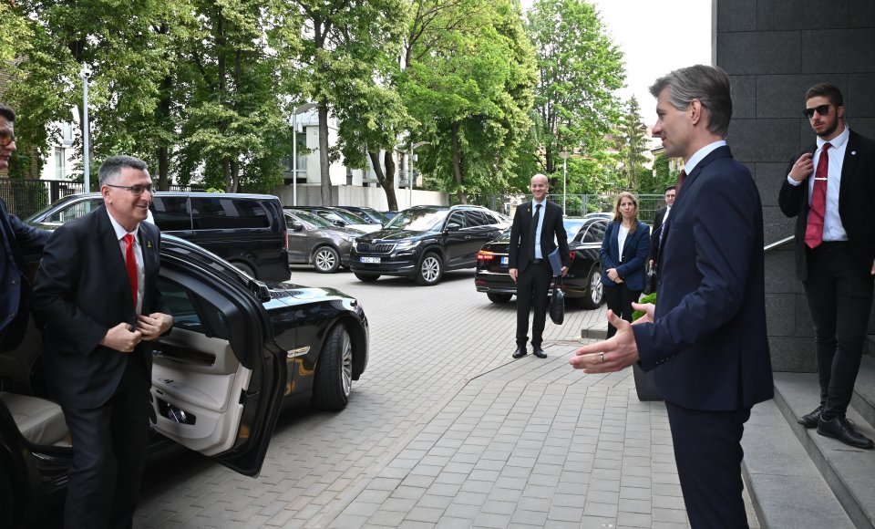 Minister K. Budrys: Litwa jest zainteresowana szybszą poprawą warunków humanitarnych w Strefie Gazy