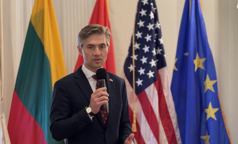 In Washington, D. C., Minister Budrys honored two Lithuanian-Americans for their merits to Lithuania