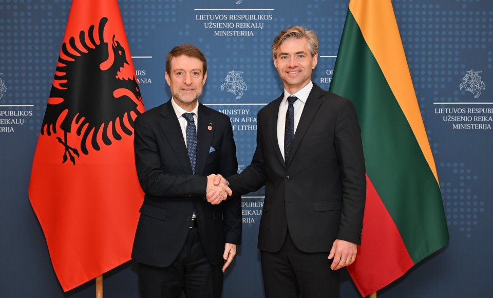 Lietuvos ir Albanijos užsienio reikalų ministrai aptarė ES plėtrą, saugumą ir dvišalius santykius