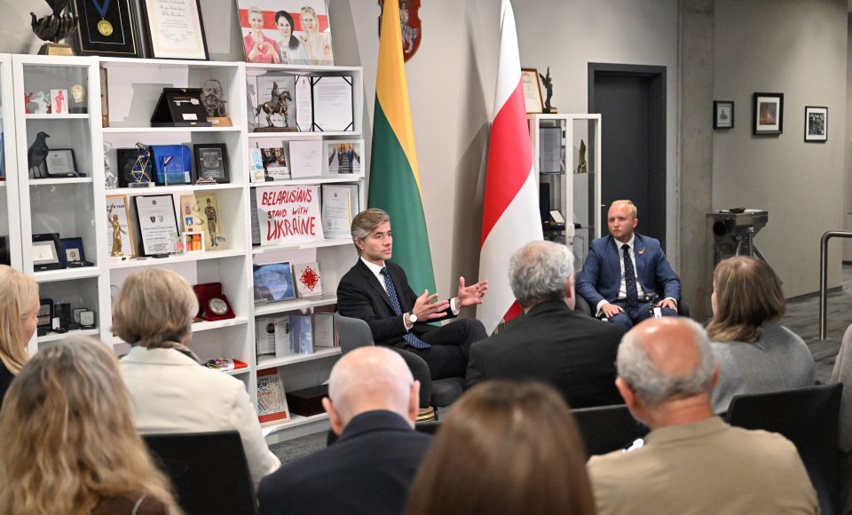 K. Budrys susitikime su baltarusių pilietinės visuomenės atstovais: turime bendrą tikslą – demokratišką ir laisvą Baltarusiją