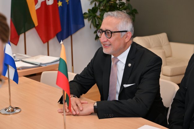 Salvadoro ambasadorius Ricardo Alfonso Cisneros Rodriguezas