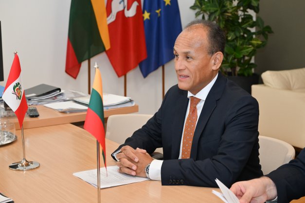 Peru ambasadorius Jorge Renato Reyes Tagle