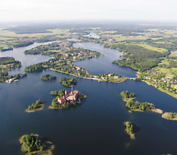Trakai’s 15th-century castle, built on an island, is a tourist attraction and a popular venue for festivals. (Photo: V.Plynius)