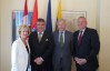 Iš kairės į dešinę: Kanados Senato Užsienio reikalų komiteto pirmininkė Raynell Andreychuk, Kroatijos ambasadorius Veselko Grubišičius, ES ambasadorius Kanadoje Mathias Brinkmannas, Lietuvos ambasadorius Kanadoje Vytautas Žalys