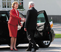 Mary McAleese, the Irish president, meeting President Valdas Adamkus, on her first state visit to Lithuania in May (Photo: G.Bartuška, ELTA)