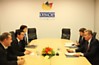 A.Ažubalis (dešinėje), N.Poposki (antras iš kairės)